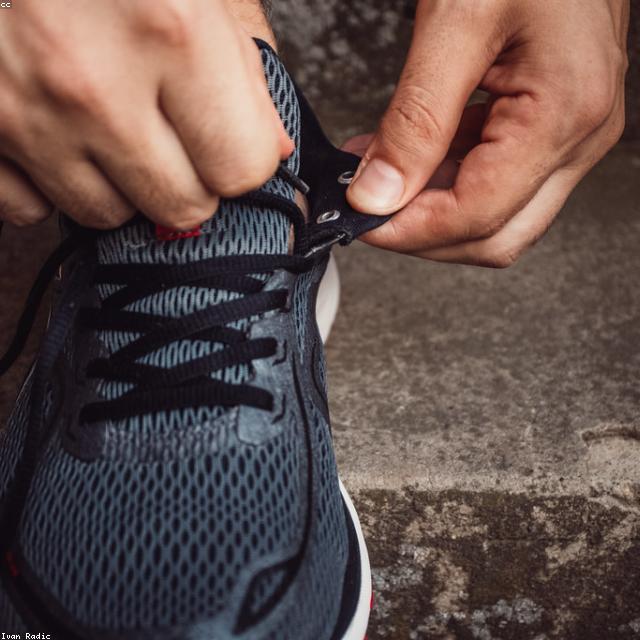Sharp Sepatu Lari Ringan Lite